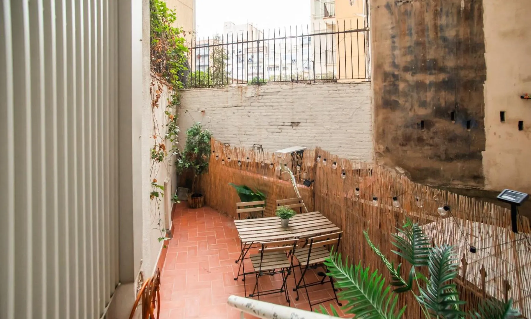 En2Val1028 - Eixample Esquerra With Terrace Apartment Barcelona